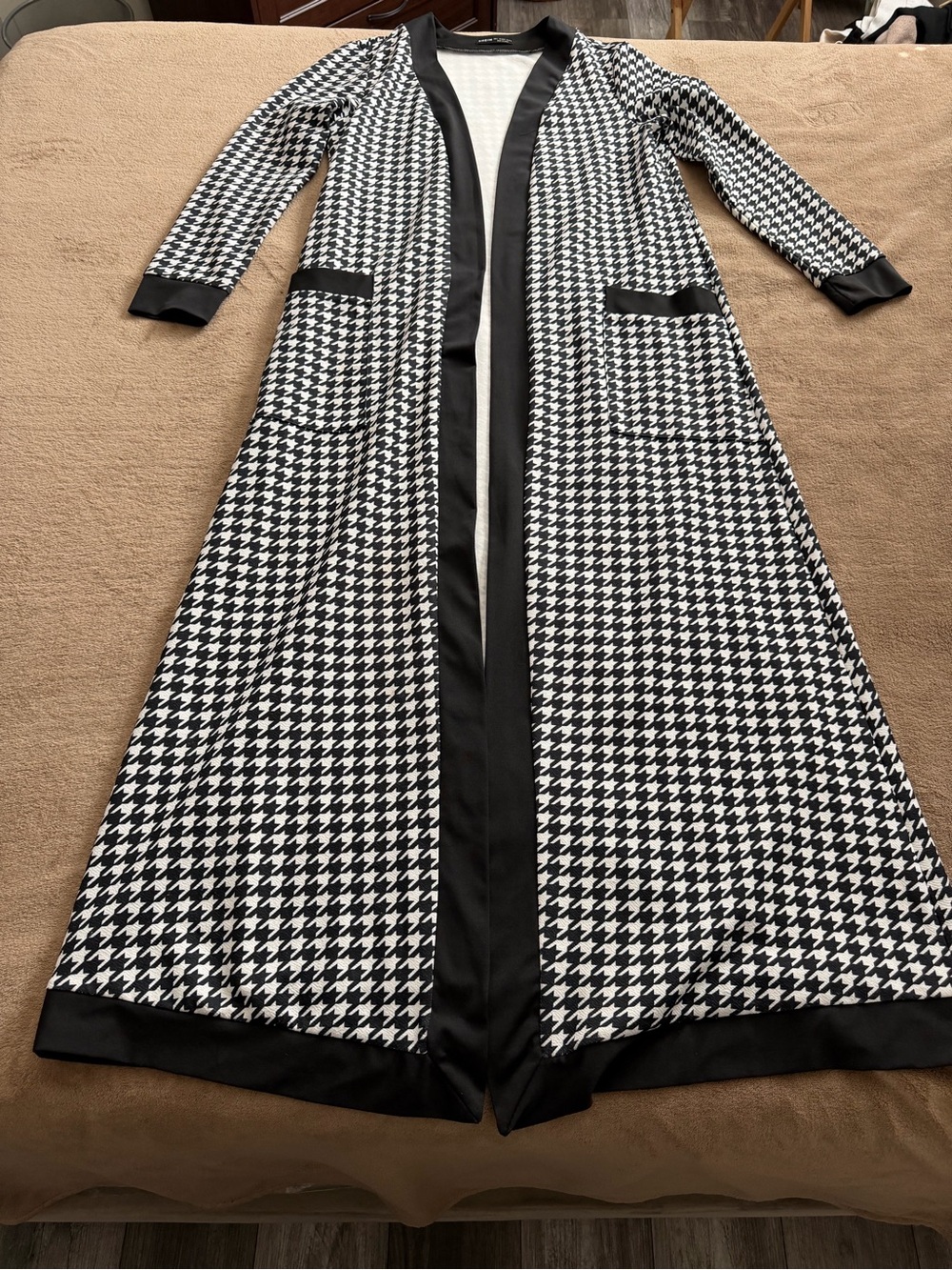 Black & White Houndstooth